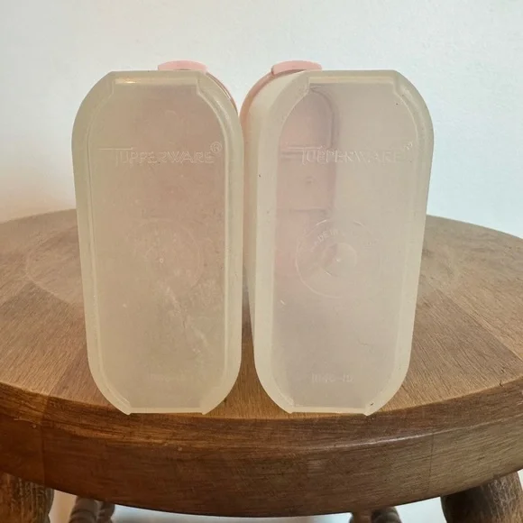 Pair of Vintage Tupperware Spice Shaker Salt Pepper Containers Pink With Lids x2 - Picture 6 of 13